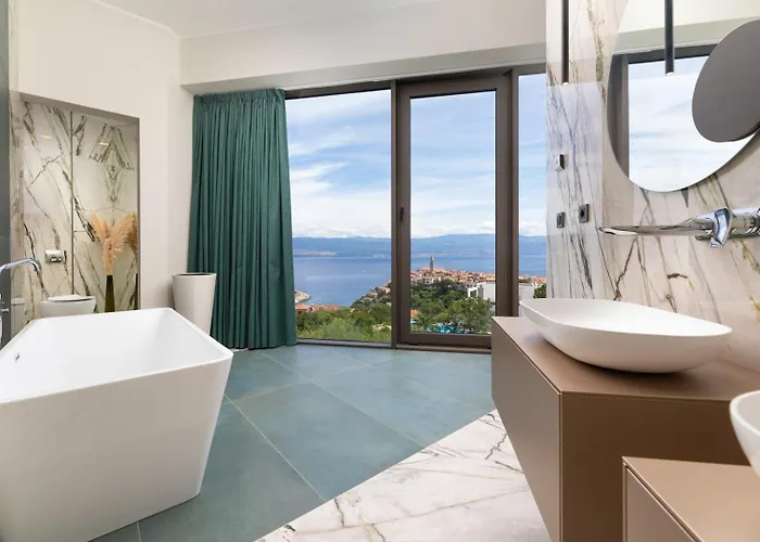 Maslina With Panoramic Sea View *